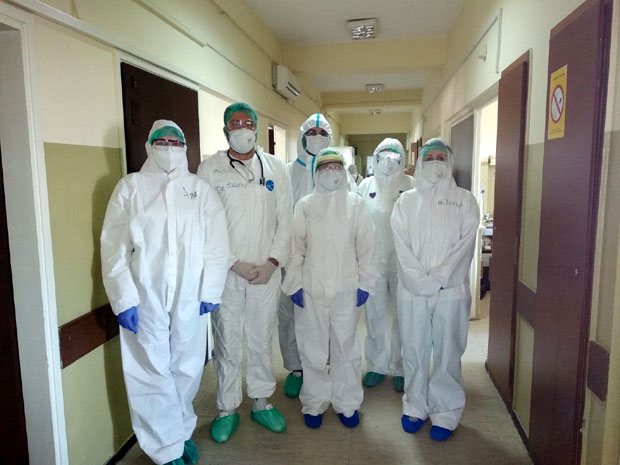 „Битка је тешка, али ми имамо и знање и оружје“: На Инфективном одељењу у Крушевцу, са медицинарима на првој линији борбе